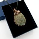 Wisiorek z kwarcem tytanowym - miedziany wire wrapping z hematytami