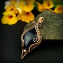 Wisiorek z Nocą Kairu - miedziany wire wrapping w kształcie serca