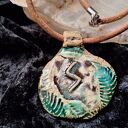 Ceramiczny wisior z runą Sowilo - amulet Słońca i zwycięstwa