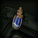 Wisiorek z niebieskim agatem wire wrapping - miedziana biżuteria na prezent