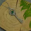 Wisiorek klucz z zielonym onyks - handmade wire wrapping
