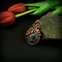 Wisiorek z niebieskim agatem w technice wire wrapping - miedziany, ręcznie robiony