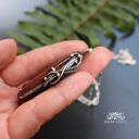 Bawole oko „robaczywek” w srebrnej oprawie - wisiorek wire wrapping