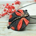 Wisiorek ważka - czerwony