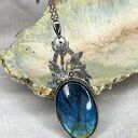 Naszyjnik Magia światła z labradorytem w roślinnej koronie a1129