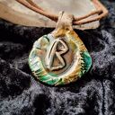 Ceramiczny wisior amulet - Runa Berkano (Wzrost i Nowe Początki) z koralikami