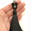 Czarny wisiorek sutasz z muszlą paua i chwostem - handmade