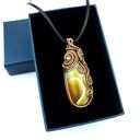 Wisiorek z żółtym agatem wire wrapping - ciepła energia w Twoim stylu
