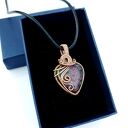 Zoisyt z rubinem wisiorek wire wrapping - serce z oksydowanej miedzi