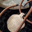 Ceramiczny wisior amulet - Runa Wunjo (Radość i Szczęście) na rzemieniu
