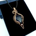 Wisiorek z Nocą Kairu - miedziany wire wrapping w kształcie serca