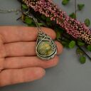 Wisiorek z labradorytem - wire wrap romantyczny prezent dla niej