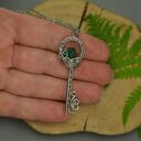Wisiorek klucz z zielonym onyks - handmade wire wrapping