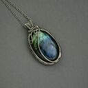 Wisiorek z labradorytem - wire wrapping ze stali chirurgicznej