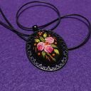 Ręcznie haftowany wisior DLA IWONY