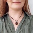 Brązowy wisior XL z szklanej kropli w metalowej siateczce