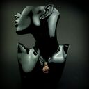 Wisiorek z fioletowym agatem w technice wire wrapping