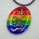 Wisiorek tęczowy Pride z żywicy z jednorożcem (pend 003)