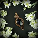 Wisiorek z Nocą Kairu - miedziany wire wrapping w kształcie serca