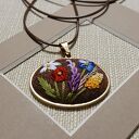 Ręcznie haftowany wisior DLA HELENY