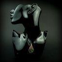 Ręcznie robiony wisiorek ze szmaragdem w miedzi (wire wrapping)