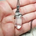 Wisiorek z kryształem górskim S221 - oprawa wire wrapping ze srebra 999