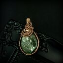 Ręcznie robiony wisiorek ze szmaragdem w miedzi (wire wrapping)