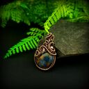Wisiorek z niebieskim agatem w technice wire wrapping - miedziany, ręcznie robiony