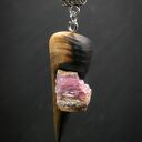 Naszyjnik - wiąz i opal różowy premium, pirografia, wood Jewellery, wisiorek