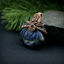 Lotosowy wisiorek z labradorytem - wire wrapping z miedzi