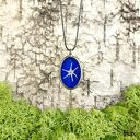 Szklany medalion elipsa z kwiatem kolczurki (kobaltowy) - wisiorek Tiffany handmade