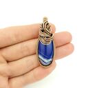 Wisiorek z niebieskim agatem wire wrapping - miedziana biżuteria na prezent