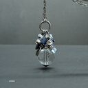 Kryształ górski -niebieski wisiorek 06