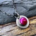 Srebrny wisiorek tribal z kamieniem agat fuksja