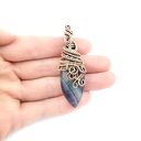 Fluorytowy wisiorek wire wrapping w miedzianej oprawie