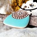 Pastelowy niebieski wisiorek boho - postarzany ceramiczny naszyjnik