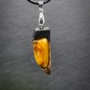 Wisiorek "Bursztynowy pazur" -żywioł ognia i bursztynowego światła, biżuteria z drewna, na święta