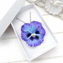 Naszyjnik z bratkiem, biżuteria kwiatowa handmade, glina polimerowa, stal nierdzewna