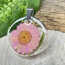 Wisiorek z barwionym rumiankiem z1959