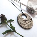 Roślinny wisior ceramiczny z gliny