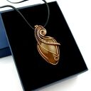 Agat brazylijski - miedziany wisiorek wire wrapping (oksydowany) w kształcie łezki