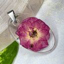 Wisiorek z różą w żywicy z1905