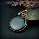 Wisiorek z dużym zielonym agatem w technice wire wrapping