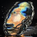 Unikatowy wisior z labradorytem w otoczeniu miedzi