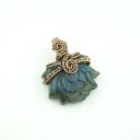 Lotosowy wisiorek z labradorytem - wire wrapping z miedzi