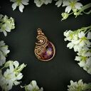 Wisiorek z fioletowym agatem w technice wire wrapping