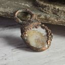 Wisior malowany miedzią