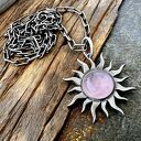 Duży, srebrny wisior symbol Słońca z kwarcem różowym 12 mm