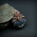 Lotosowy wisiorek z labradorytem - wire wrapping z miedzi