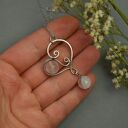 Wisiorek serce z kwarcem różowym wire wrapping - stal chirurgiczna